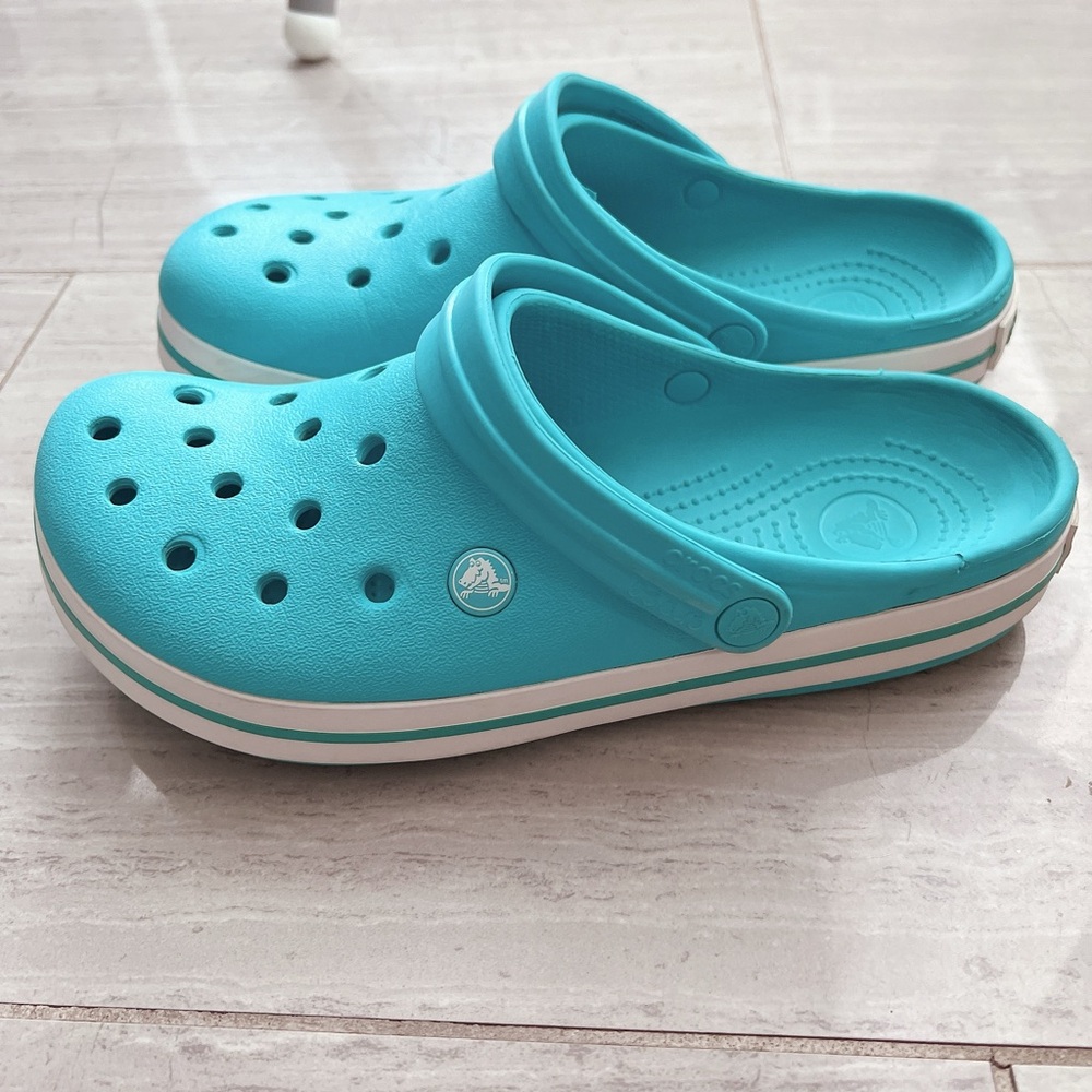 Crocs turquoise and white clogs M 8/ W 10